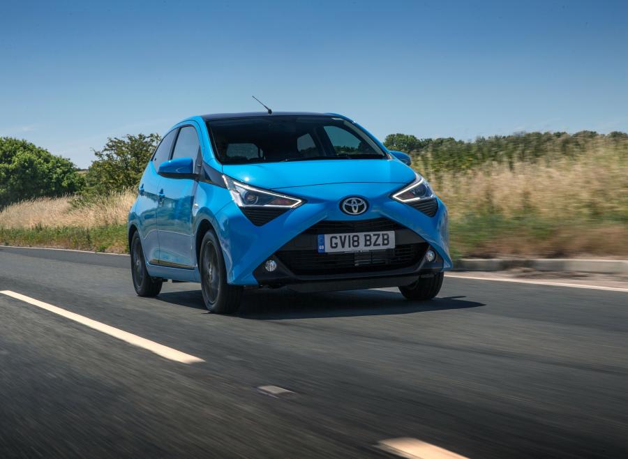  Toyota Aygo x-press 5-Door 2018 года  (UK) (фото 29 из 37)